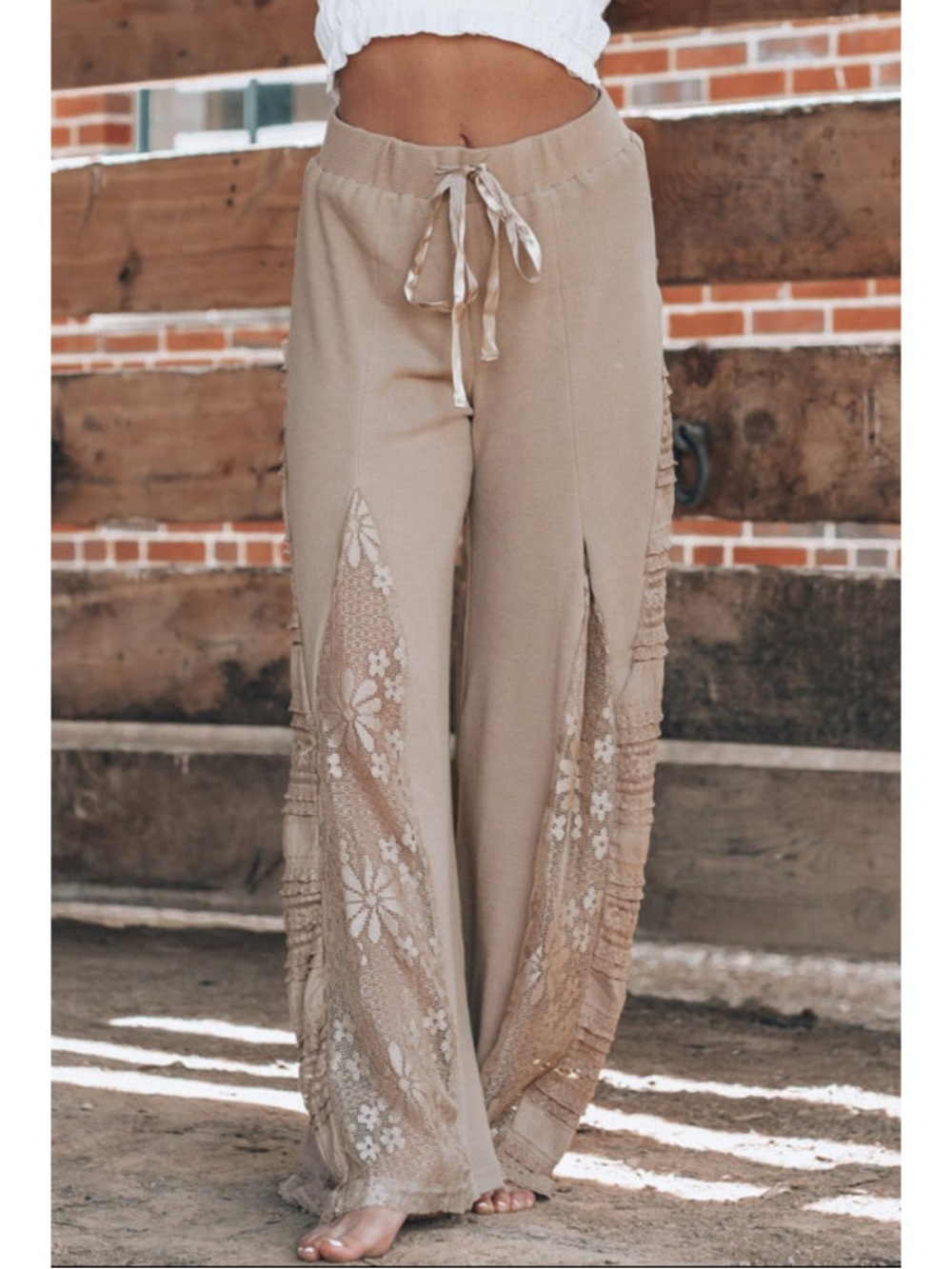 Wide-Leg Lace Insert Pants - Picture 3 of 14